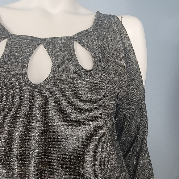 Cable & Gauge 3/4 sleeves cold shoulder metallic treads on black size Large - Picture 14 of 15